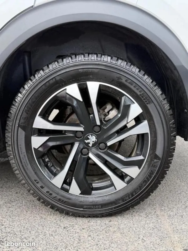 Peugeot 2008 2021 photo 3