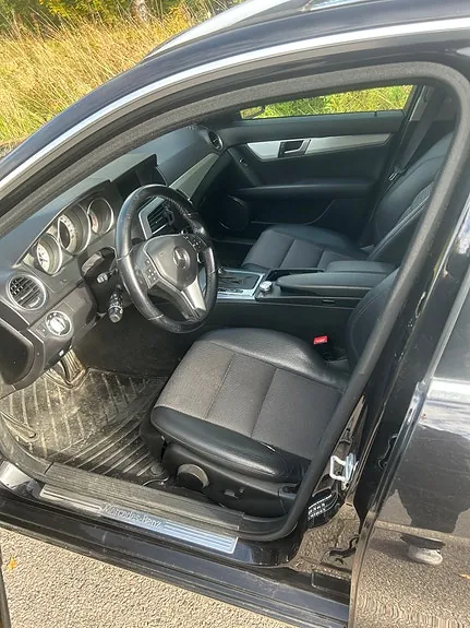 Mercedes-Benz C180 2012 photo 4
