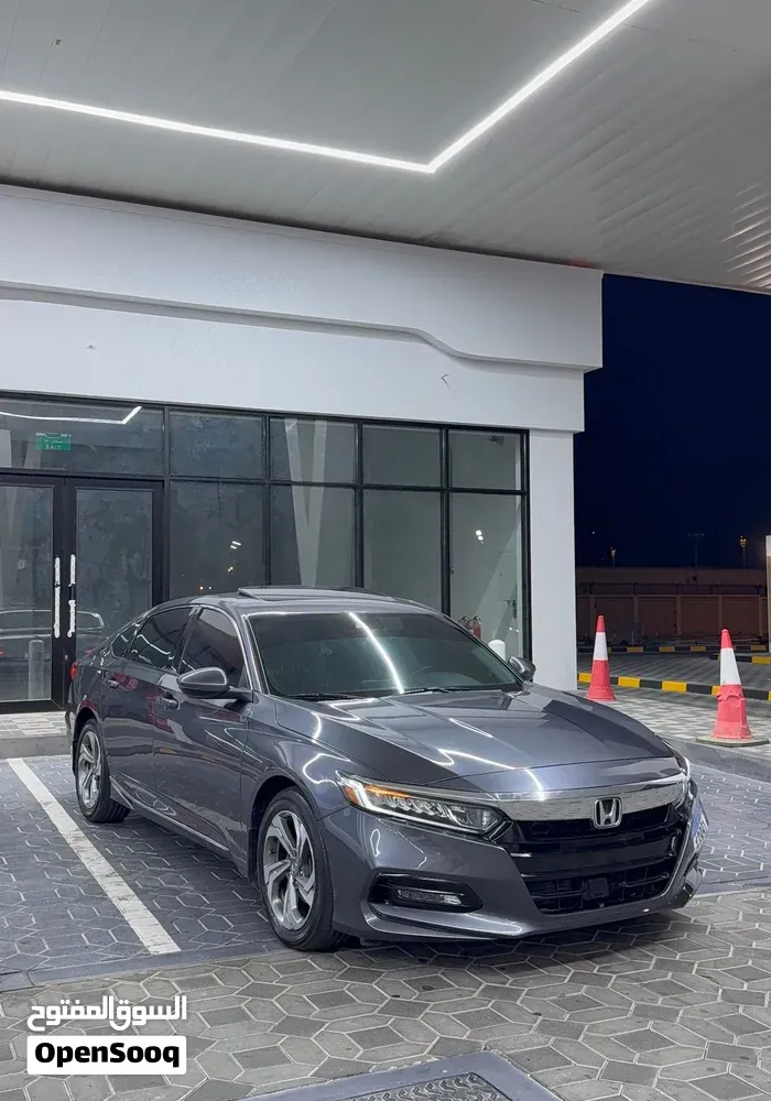 Honda Accord 2018 photo 2