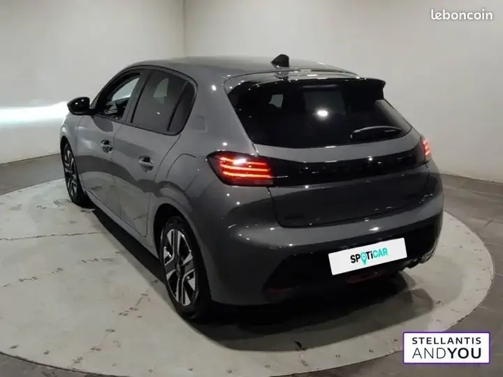 Peugeot 208 2025 photo 3