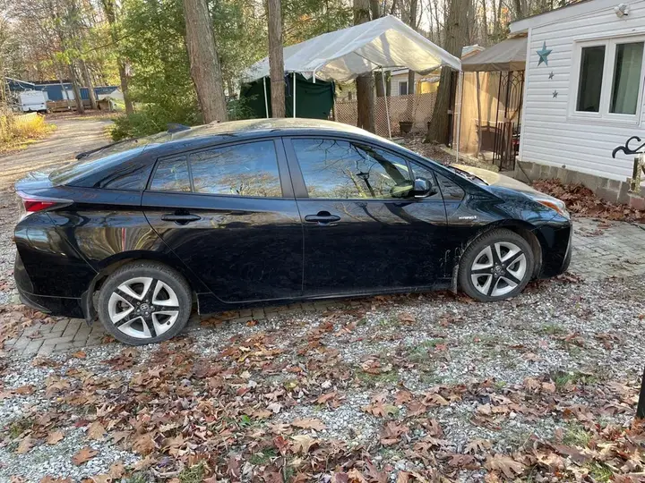 Toyota Prius 2017 photo 3