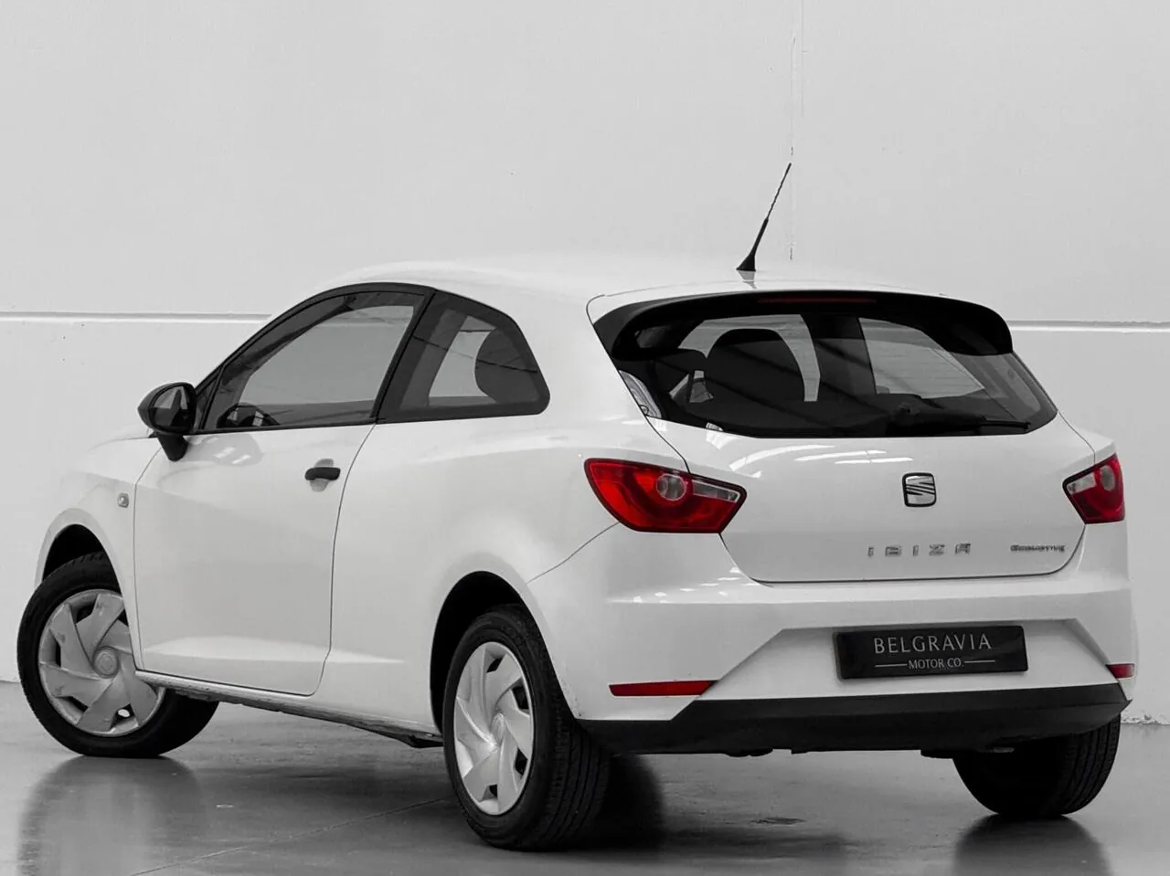 Seat Ibiza 2013 photo 2