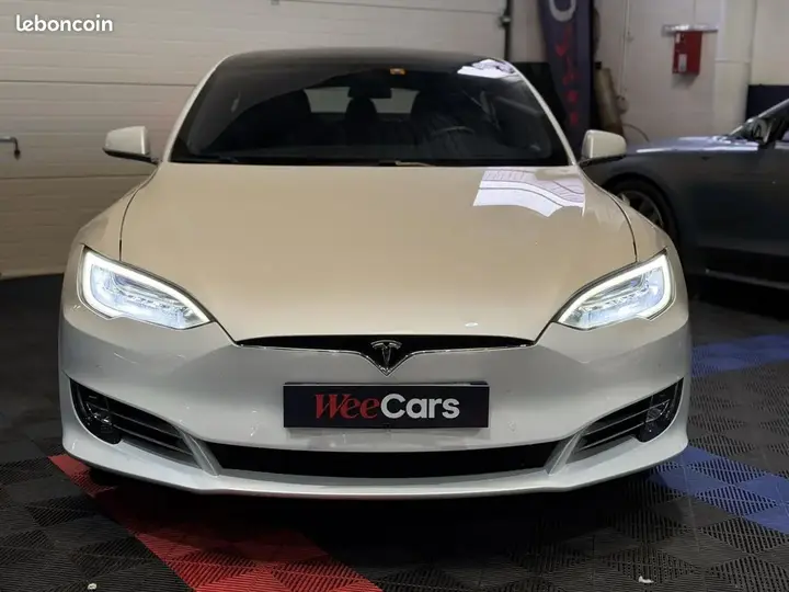 Tesla Model S 2019 photo 2