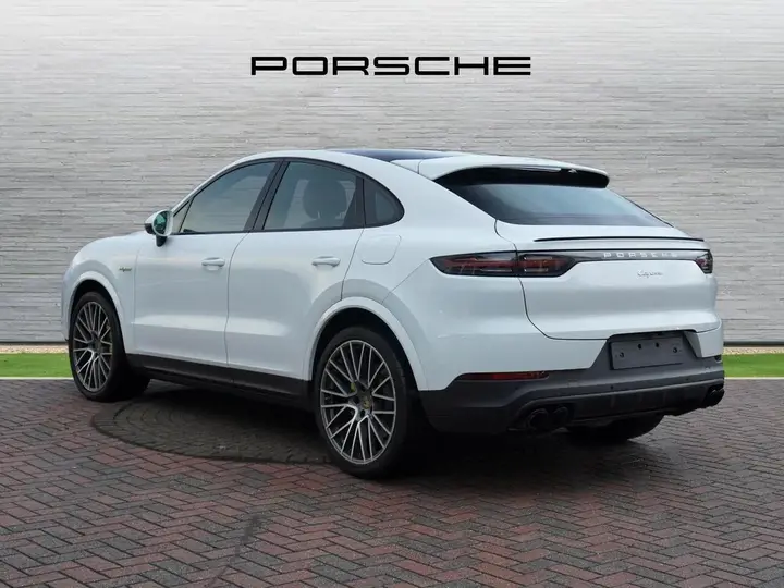 Porsche Cayenne 2022 photo 2