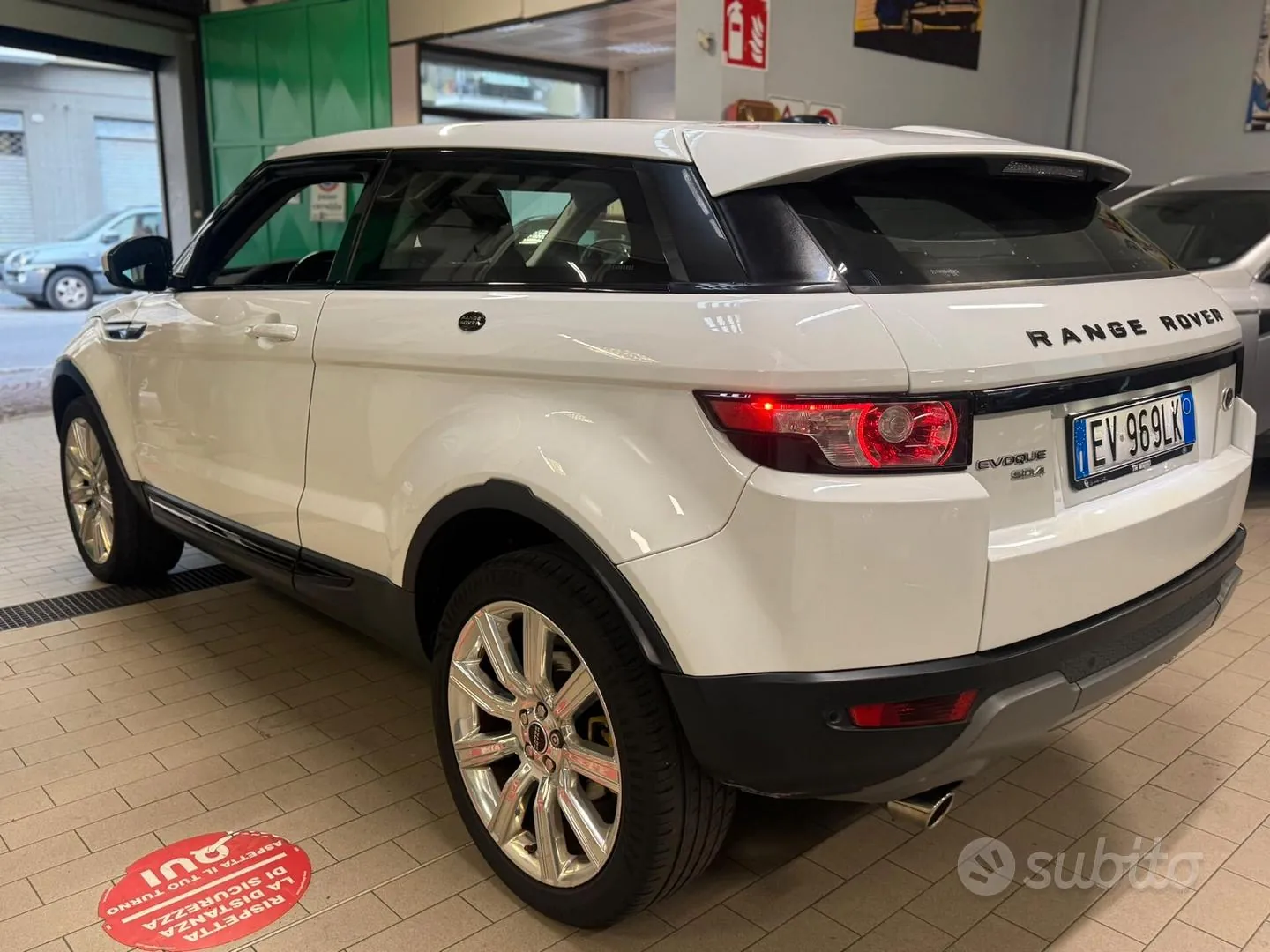 Land Rover Range Rover Evoque 2014 photo 4