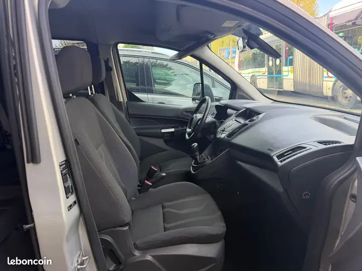 Ford Tourneo Connect 2015 photo 2