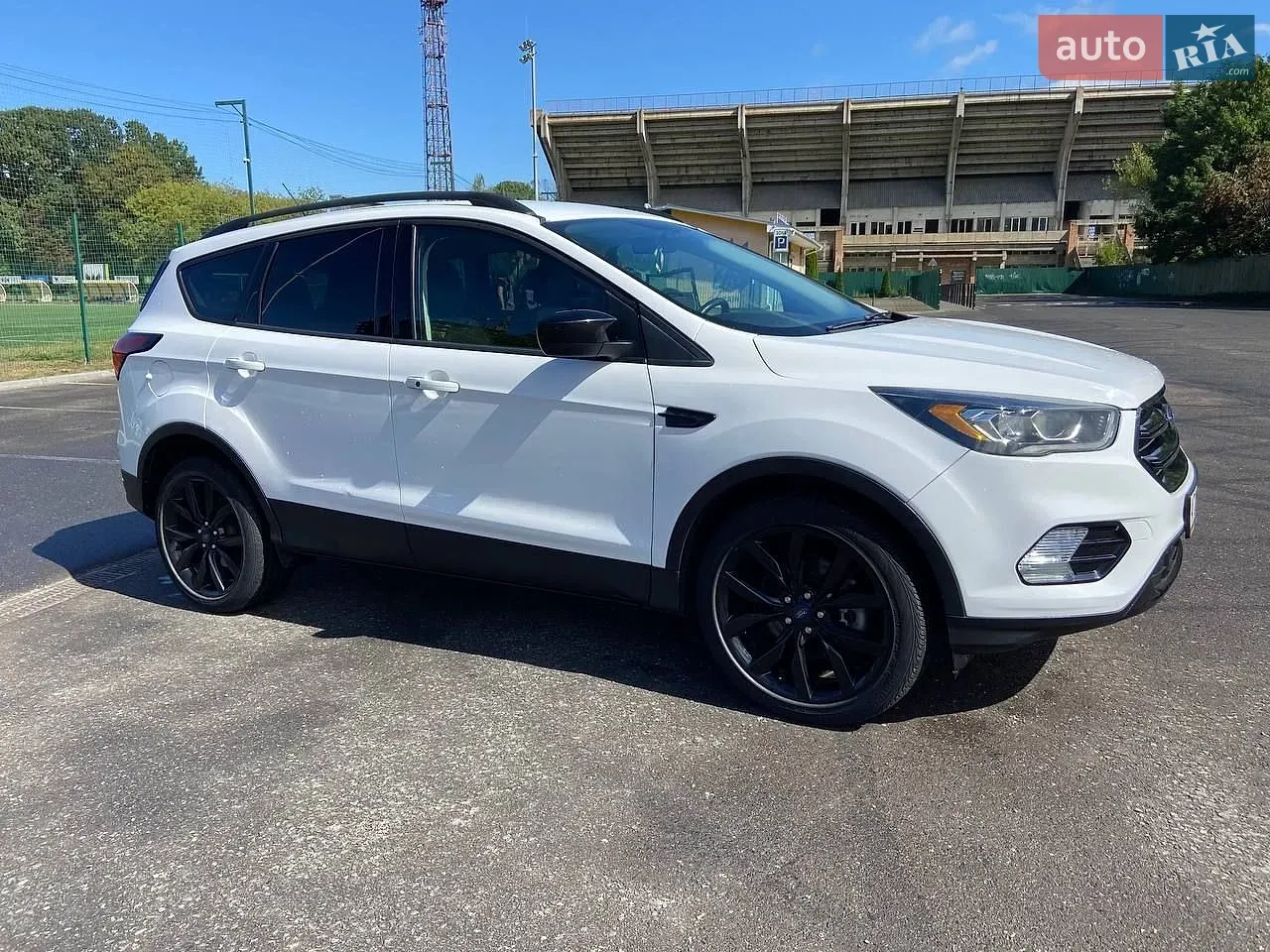Ford Escape 2019 photo 2