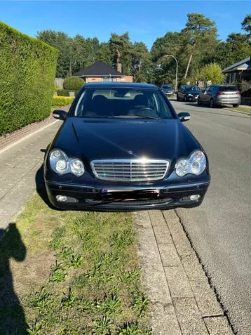 Mercedes-Benz C200