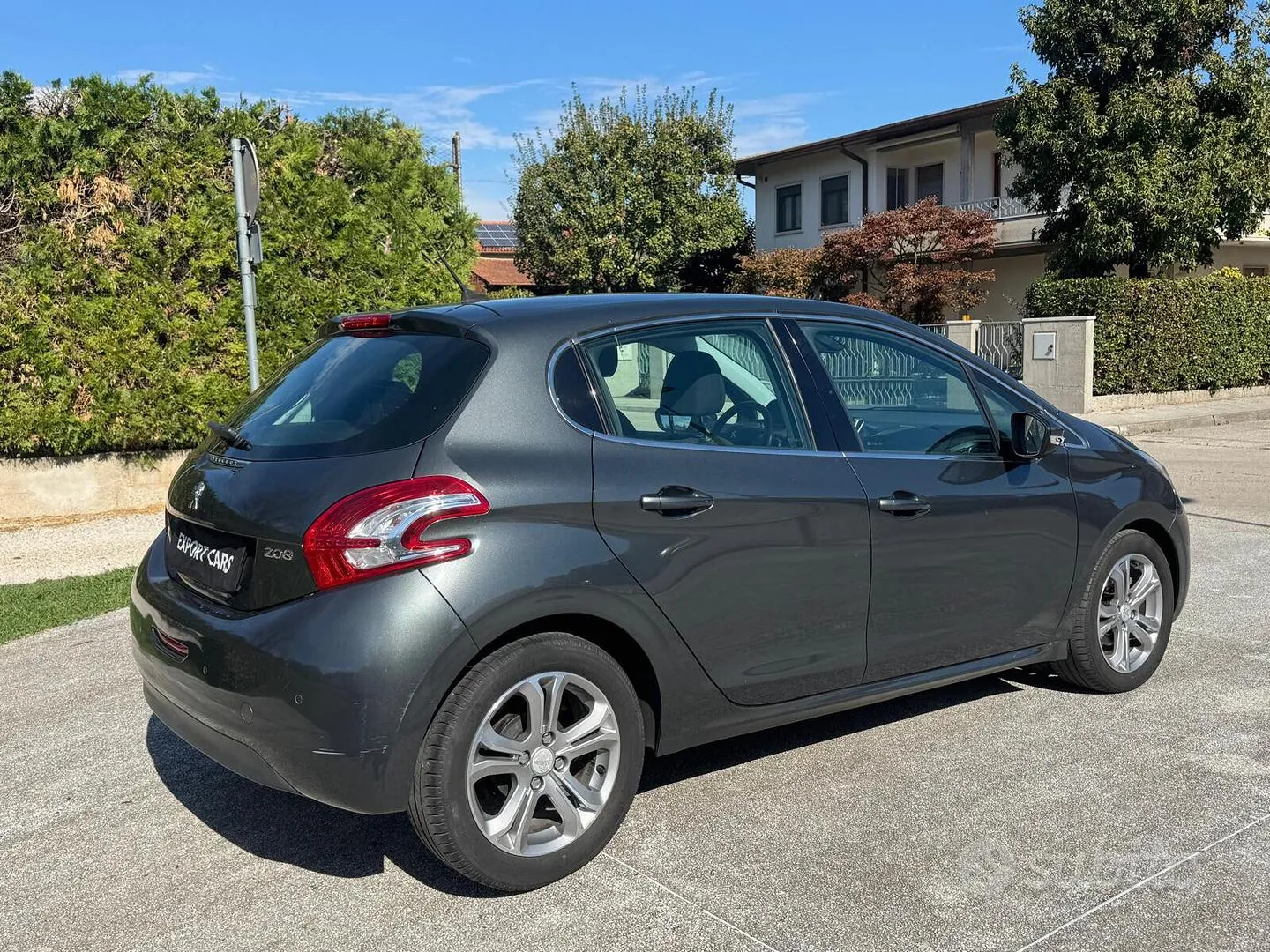 Peugeot 208 2012 photo 5