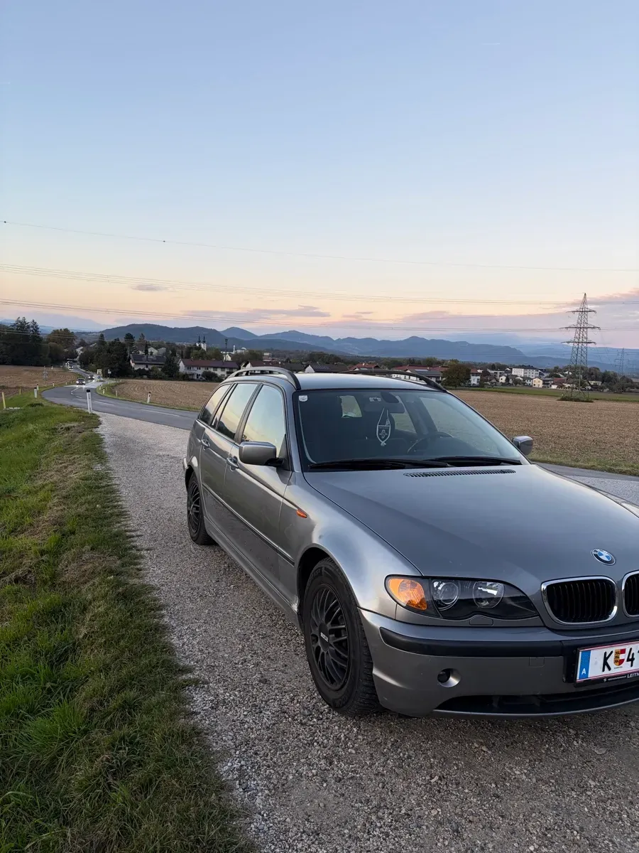 BMW 3 Series 2004 photo 2