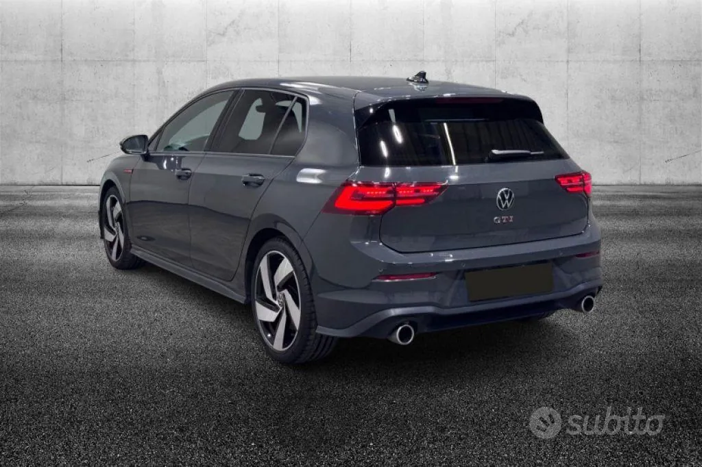 Volkswagen Golf 2022 photo 2
