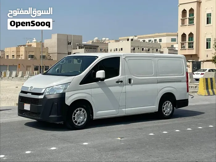 Toyota Hiace 2021 photo 2