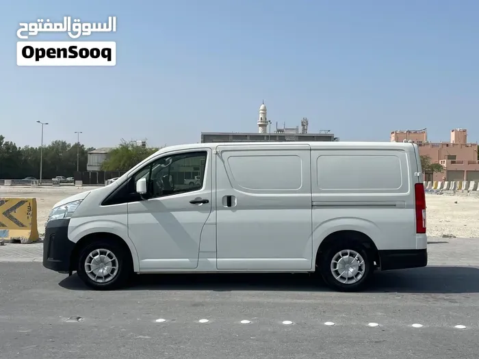 Toyota Hiace 2021 photo 3