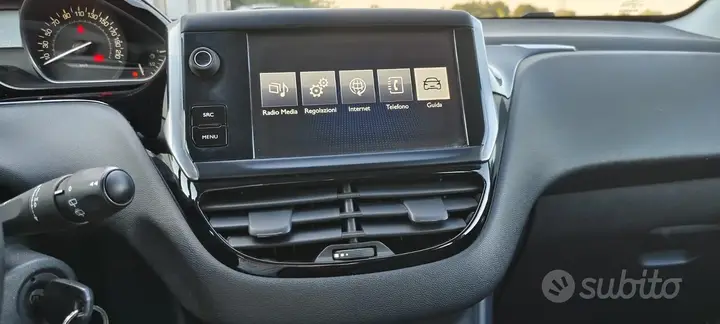 Peugeot 208 2016 photo 5