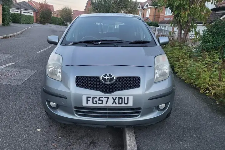 Toyota Yaris 2007 photo 2