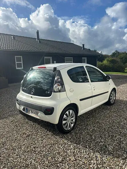 Citroen C1 2011 photo 4