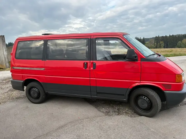 Volkswagen T4 1995 photo 2