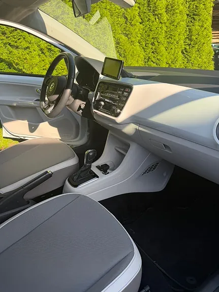 Volkswagen E-Up! 2015 photo 5