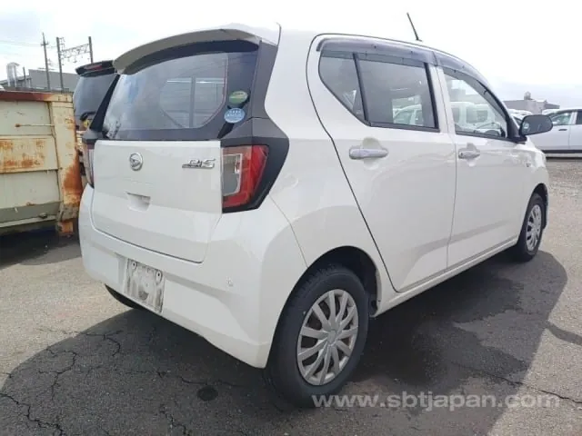 Daihatsu Mira 2018 photo 3