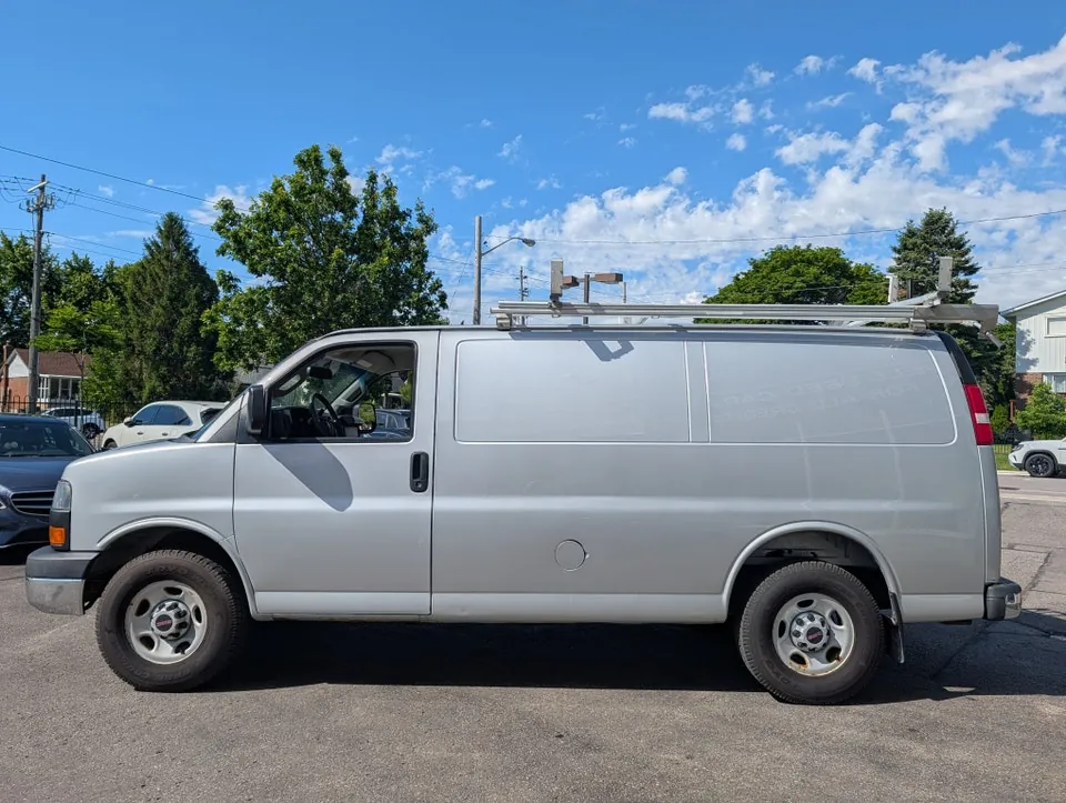 GMC Savana 2016 photo 5