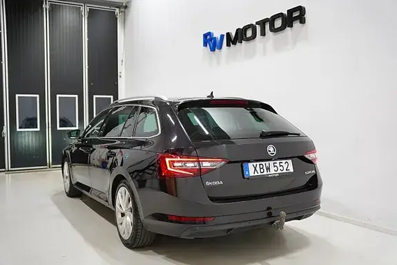 Skoda Superb 2017 photo 5