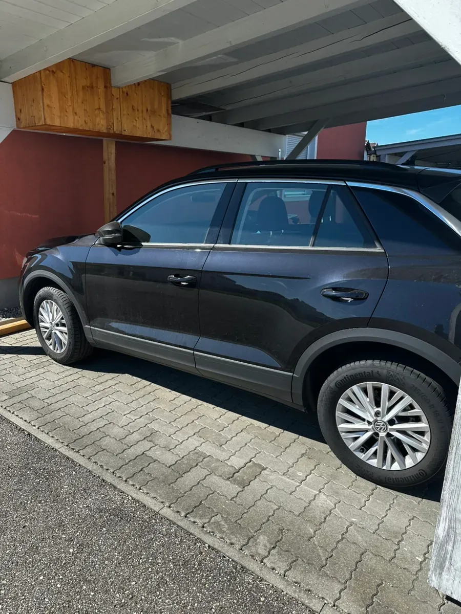Volkswagen T-Roc 2019 photo 2