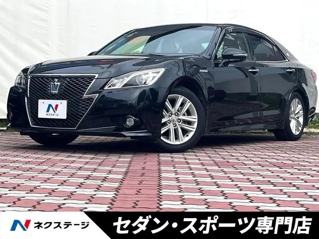 Toyota Crown Athlete Hybrid