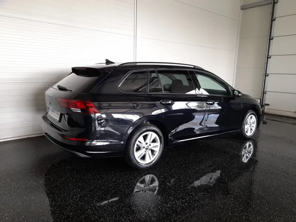Volkswagen Golf 2023 photo 2