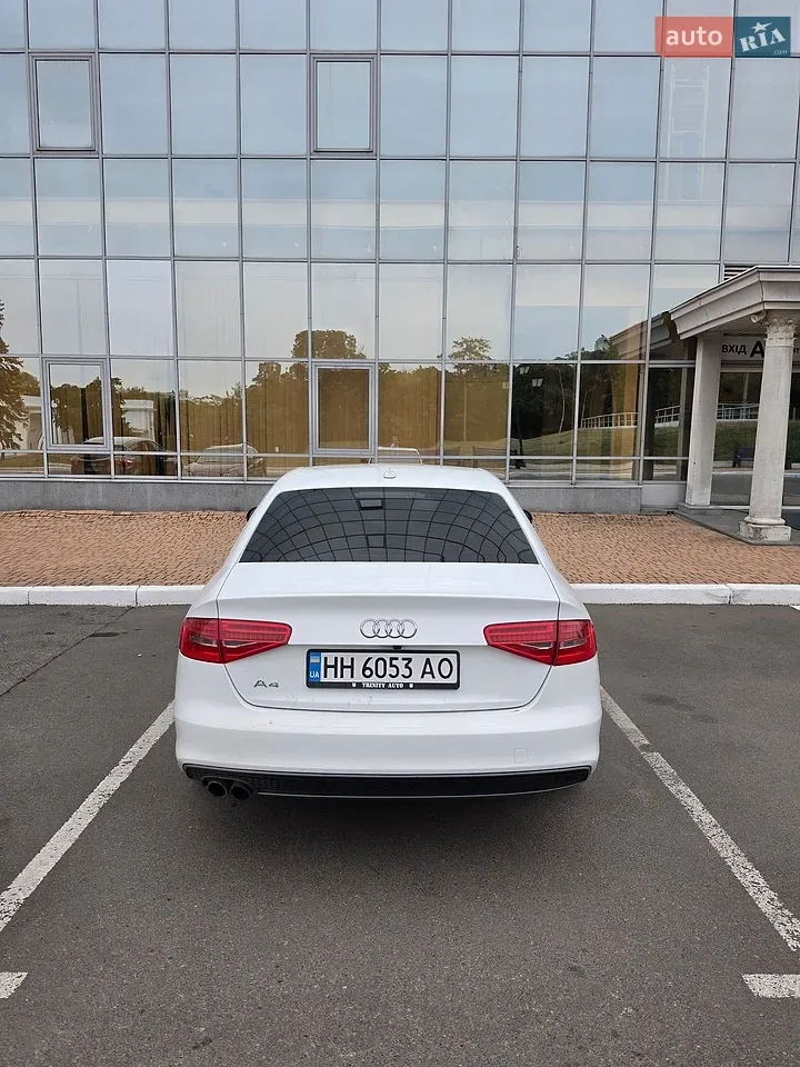 Audi A4 2013 photo 3