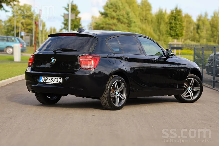 BMW F21 2014 photo 4