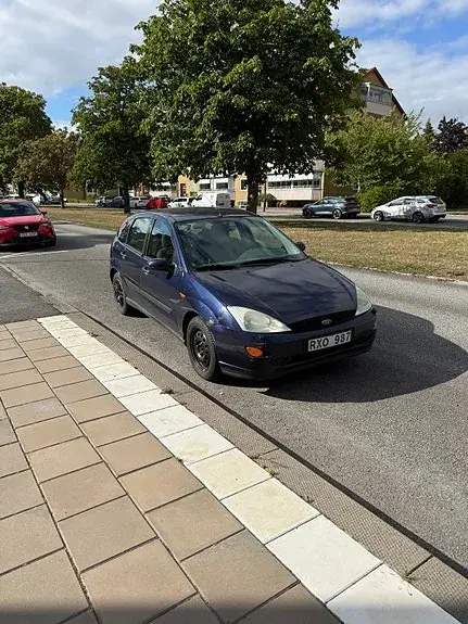 Ford Focus 2001 photo 2