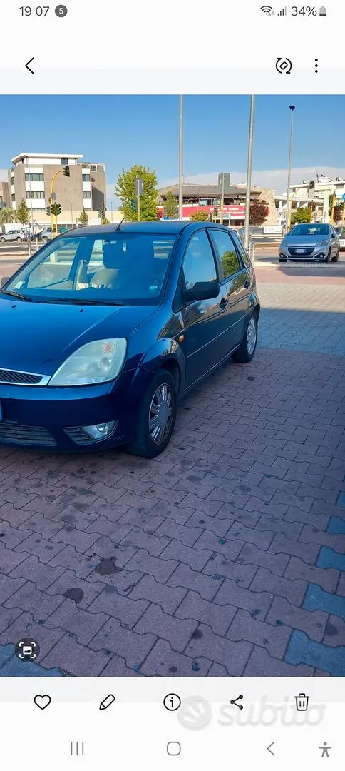 Ford Fiesta 2003 photo 2