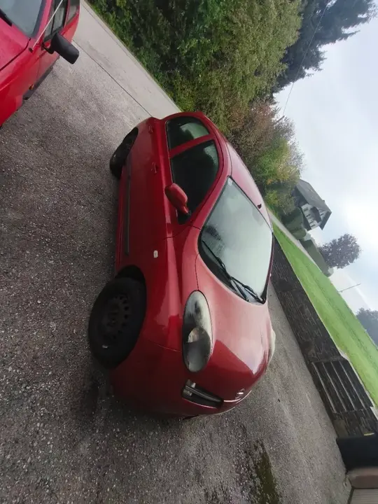 Nissan Micra 2005 photo 2