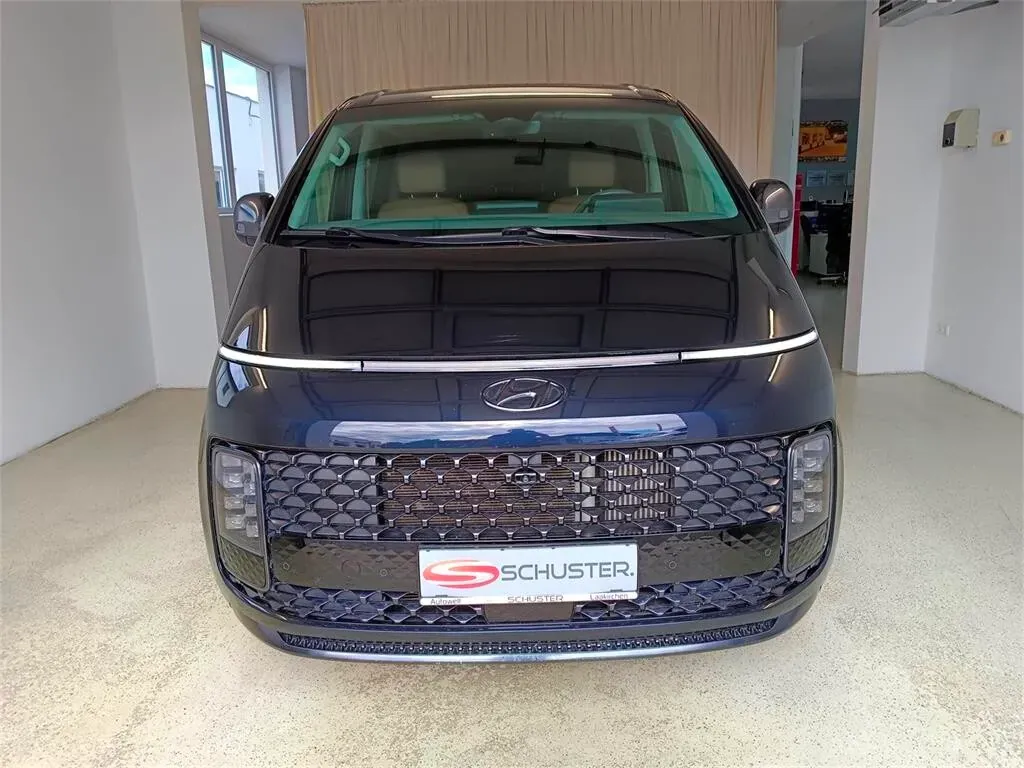 Hyundai Staria 2022 photo 2