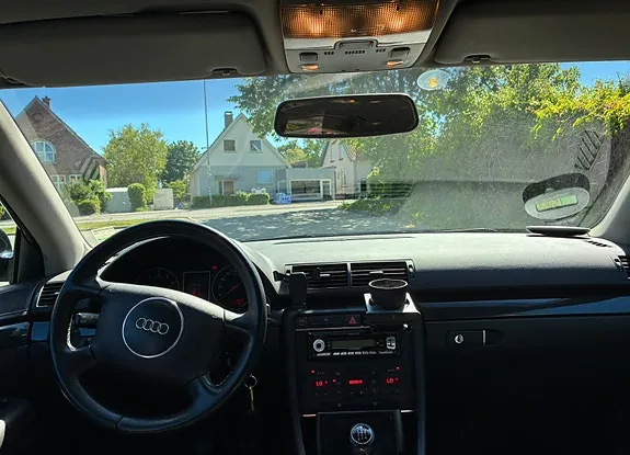 Audi A4 2004 photo 4