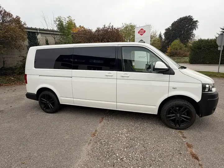 Volkswagen Caravelle 2013 photo 2