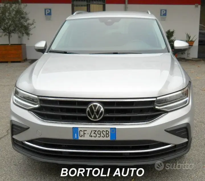 Volkswagen Tiguan 2021 photo 2