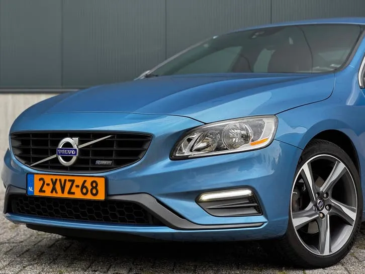 Volvo S60 2014 photo 2