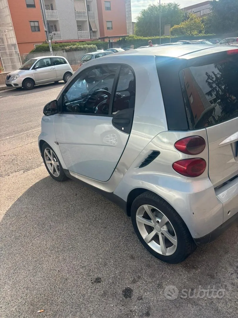 Smart Fortwo 2010 photo 2