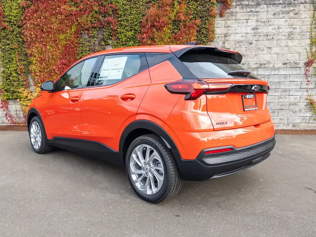 Chevrolet Bolt 2027 photo 3