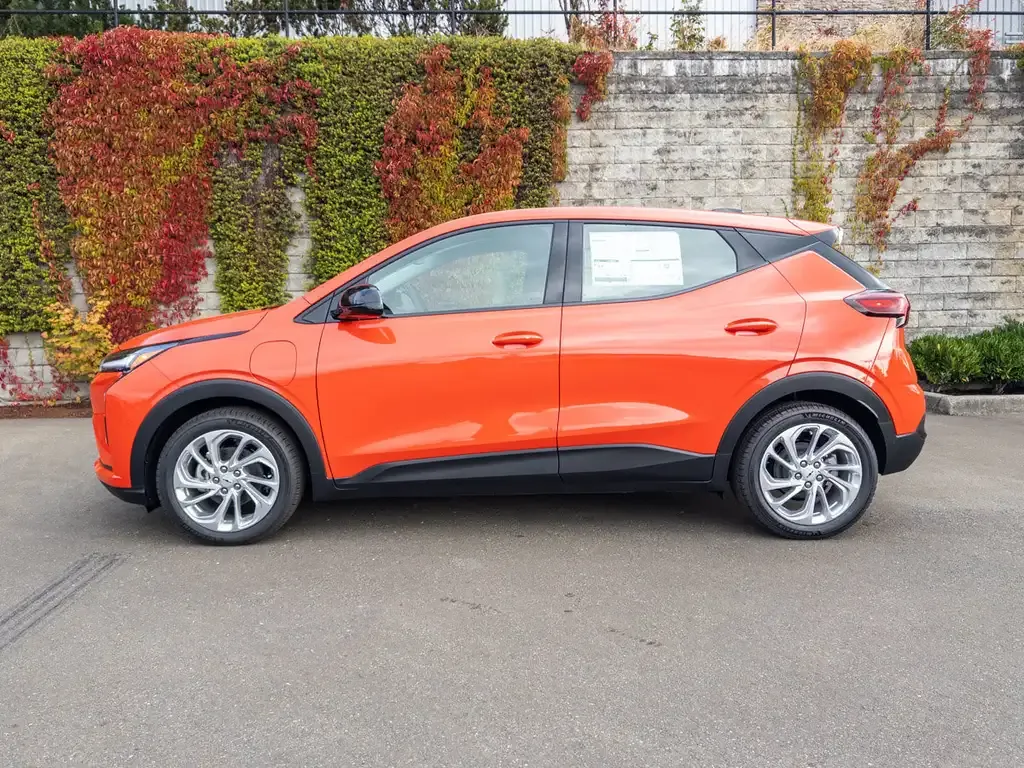 Chevrolet Bolt 2027 photo 2