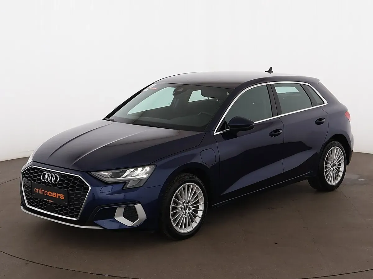 Audi A3 2022 photo 2