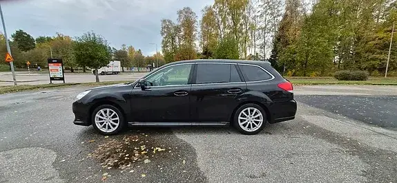 Subaru Legacy 2010 photo 3