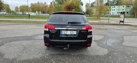 Subaru Legacy 2010 photo 2