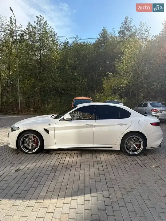 Alfa Romeo Giulia 2018 photo 2