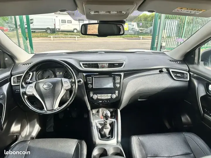 Nissan Qashqai 2015 photo 5