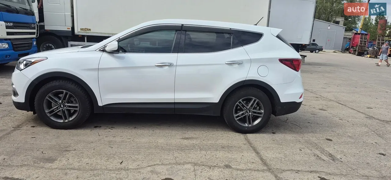 Hyundai Santa Fe 2018 photo 3