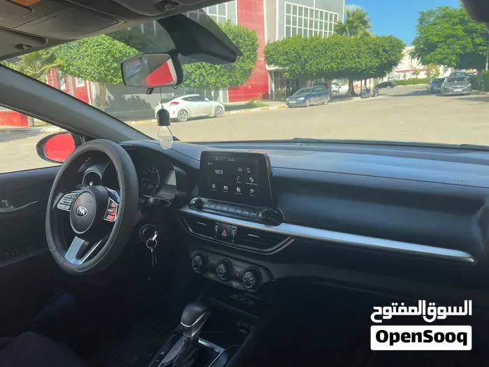 Kia Forte 2021 photo 2
