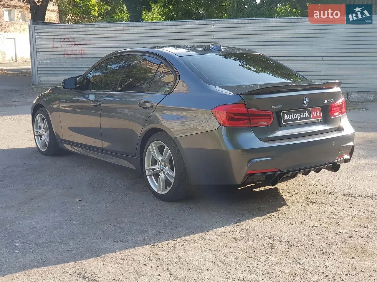 BMW 3 Series 2016 photo 4