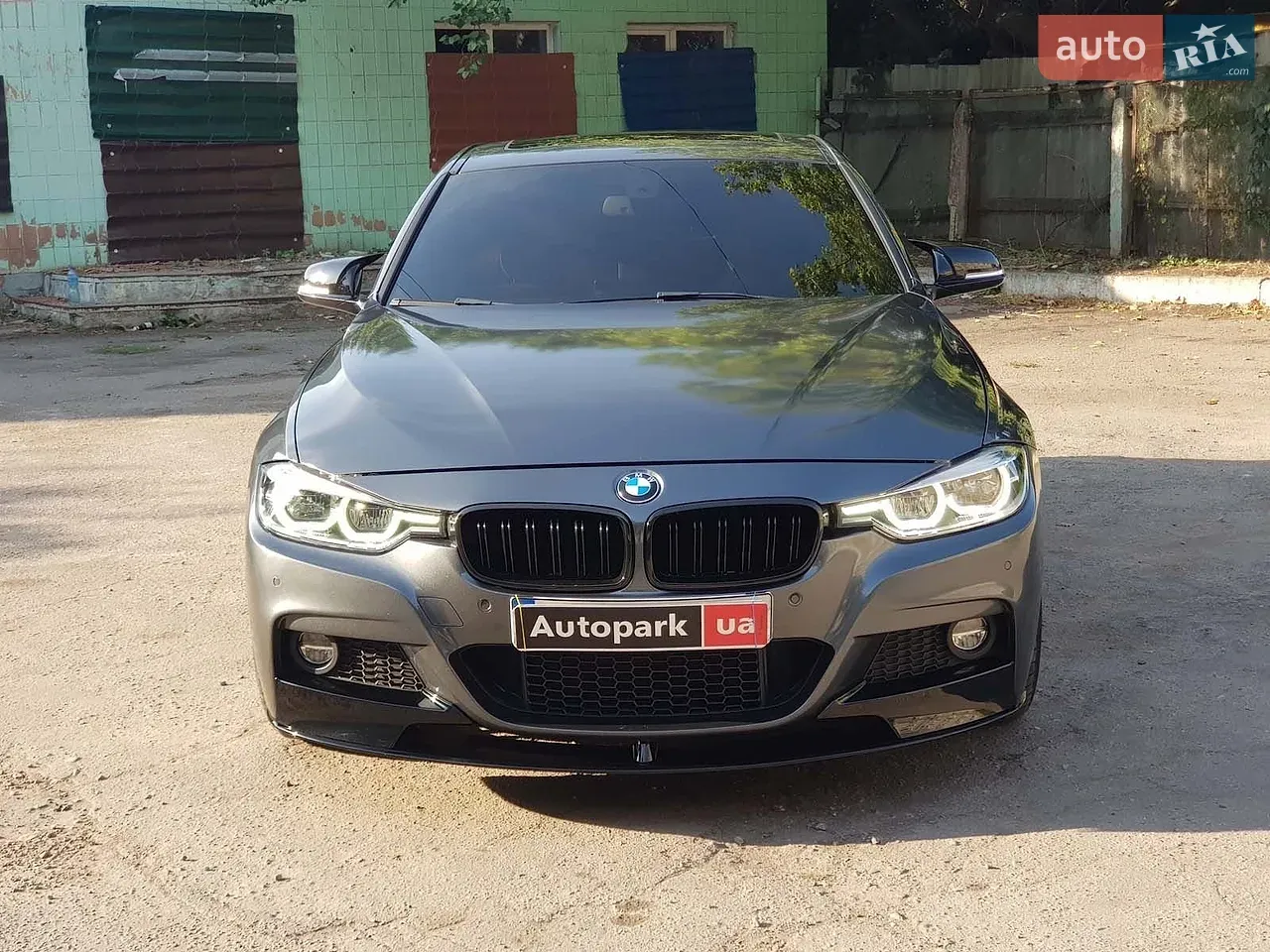 BMW 3 Series 2016 photo 2